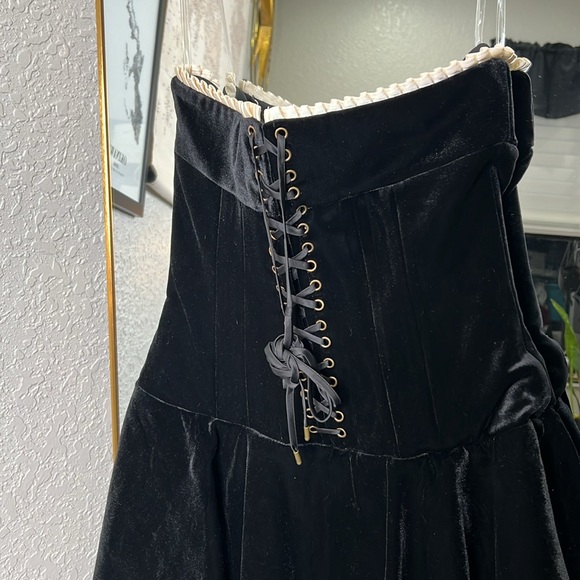 HOUSE OF CB 'Marilla' Black Velvet Strapless Dress NWOT - Picture 12 of 12